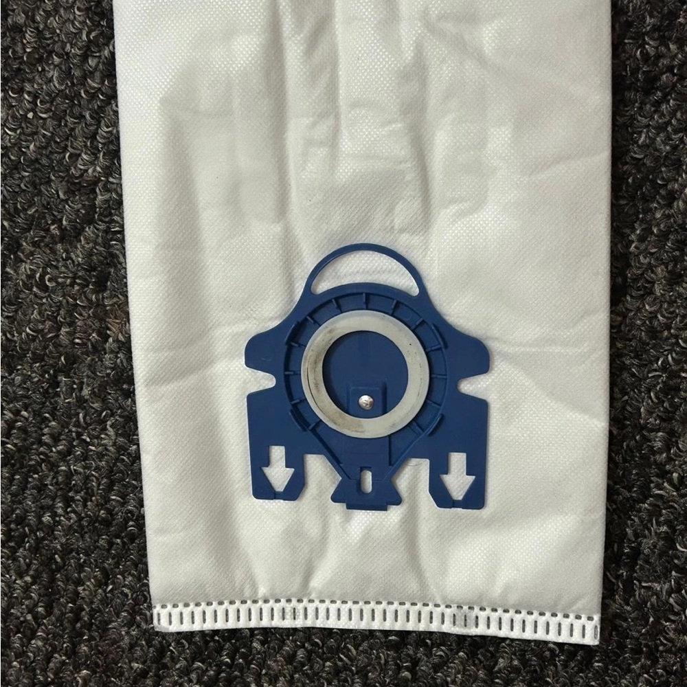 Vacuum cleaner bags (small one )